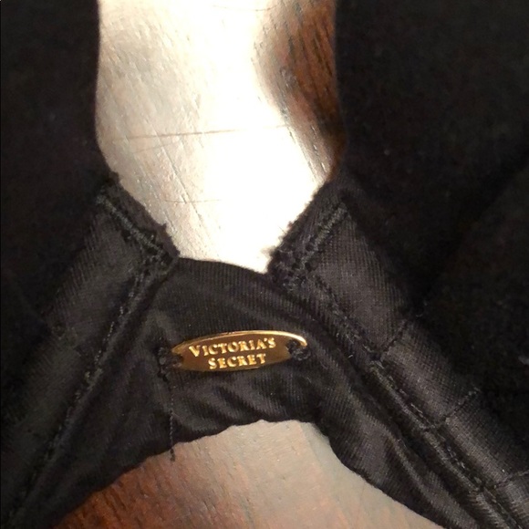 Victoria Secret Very Sexy Push-up Bra - Picture 2 of 3